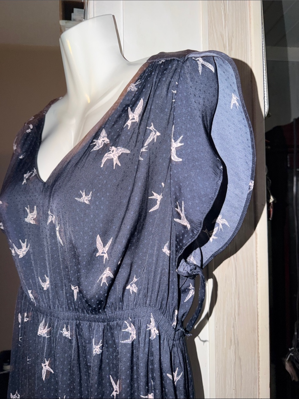 Women's Navy V-Neck Bird Swallow Y2K Print Dress H&M size medium - Picture 4 of 6